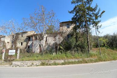 CASA DI CORTE A SAN BENEDETTO DEL TRONTO