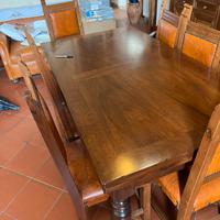 Tavolo sala con 6 sedie rivestite in pelle