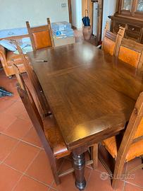 Tavolo sala con 6 sedie rivestite in pelle