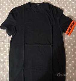 T- shirt  Dsquared2