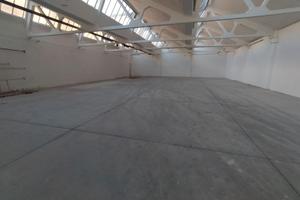 Triuggio capannone 900mq