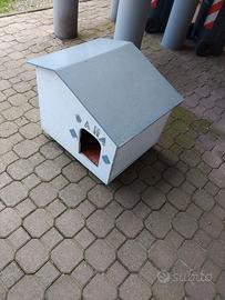 Cuccia in Legno per Cani / Gatti con Ruote