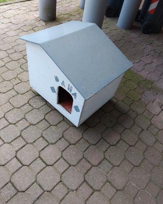 Cuccia in Legno per Cani / Gatti con Ruote