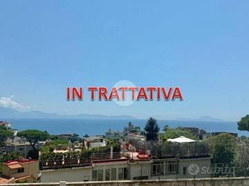 2 LOCALI A NAPOLI