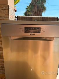 Lavastoviglie Smeg inox – usata pochissime volte