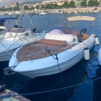 Barca benetau fly 750 sundek