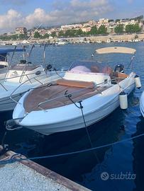 Barca benetau fly 750 sundek