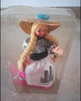 Bambolina vintage da collezione  citta di Bologna