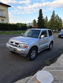 Mitsubishi Pajero V60 