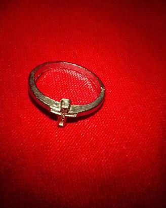 anello con croce 