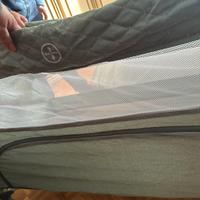 Lettino da campeggio con materasso