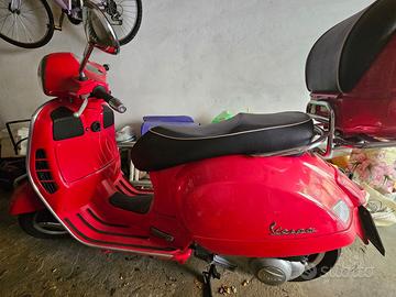 Piaggio Vespa 300 GTS - 2009