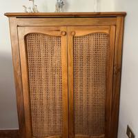 Copritermosifone in noce e paglia di Vienna