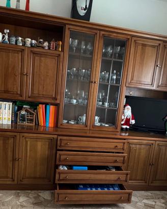 soggiorno in legno buono