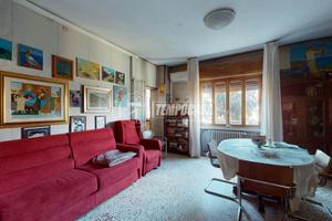 APPARTAMENTO DI TRE LOCALI E SERVIZI SENZA SPESE