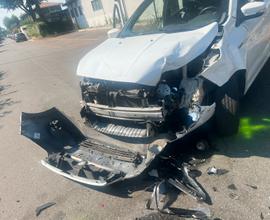Macchina ford ka+