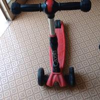 Monopattino Capella con 3 ruote luccicanti