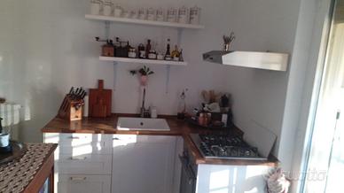 Cucina angolare IKEA bianca/legno