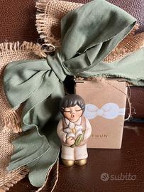 Thun - Bimbo con giglio- SOLO UN PEZZO DISPONIBILE