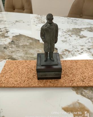 Statuetta peltro Enzo Ferrari 