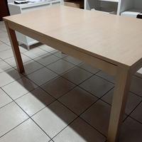 Tavolo allungabile e 4 sedie  