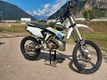 Moto Husqvarna 250 TC
