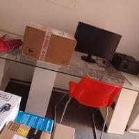 Tavolo / scrivania con piano in vetro