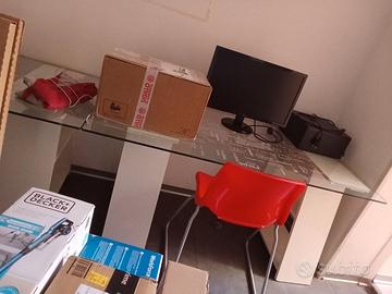 Tavolo / scrivania con piano in vetro