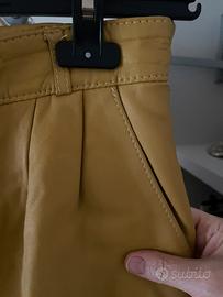 Pantaloni in pelle gialli