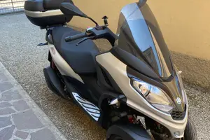 Piaggio mp3 300 hpe sport
