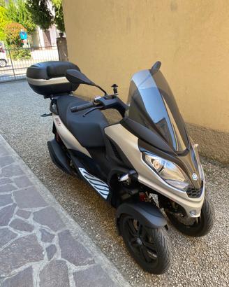 Piaggio mp3 300 hpe sport