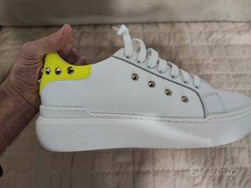 scarpa uomo 45 con borchie