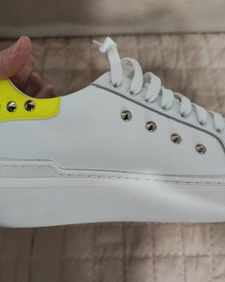 scarpa uomo 45 con borchie