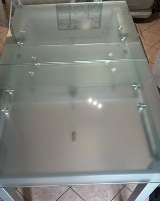 Tavolo in vetro