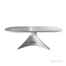 Scrivania ufficio design Zero di Karim Rashid