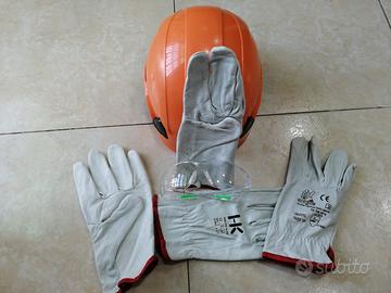 casco guanti e occhiali da Lavoro