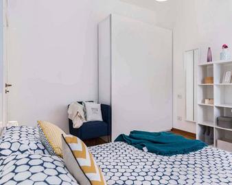 Stanza in appartamento di 87 m² a Cesano Boscone