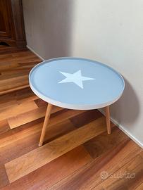 Tavolino in legno per cameretta