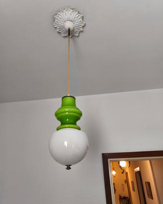 Lampadario Anni 60 In Vetro Opalino Bianco Vintage