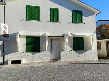 CAPPOTTINE DA ESTERNO PER SCHERMATURA SOLARE