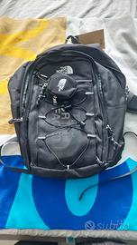 zaino nuovo the North Face 30litri nero