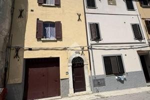 PALAZZINA A CANTIANO