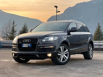 AUDI Q7  SLINE  3.0 V6  QUATTRO  5 POSTI