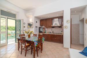 3 LOCALI A SANTA MARINELLA