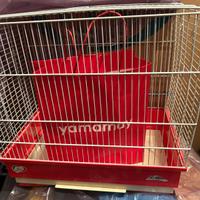 Gabbia uccellini con trespoli e mangiatoie