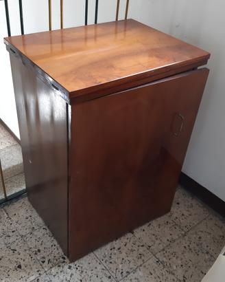 macchina per cucire vintage a pedale
