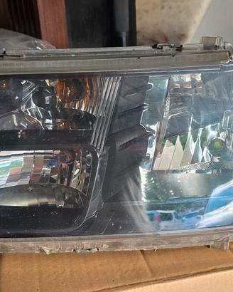 fanali anteriori fiat freemont 