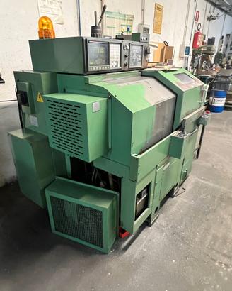 Tornio CNC TAKAMATSU a Utensili in Linea