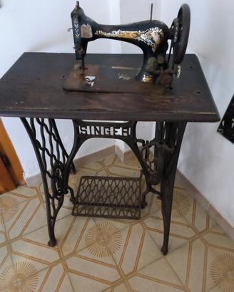 Macchina da cucire Singer d'epoca 1903 da restaura