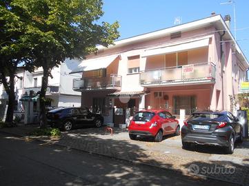 2 LOCALI A COMACCHIO